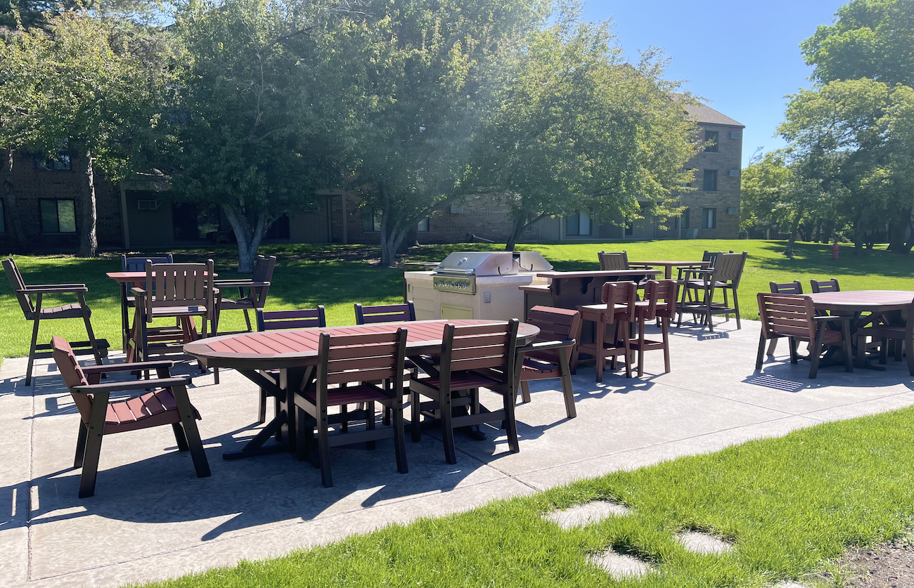 Make the most of your summer nights with family & friends at the spacious and comfy bbq area!